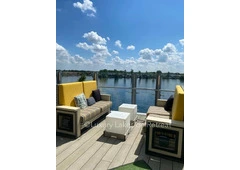 Discover Peaceful Lakeside Holiday Homes in the UK Discover Peaceful Lakeside Holiday Homes in the UK